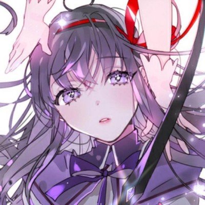女表演者艺术展上半裸倒挂当钟锤